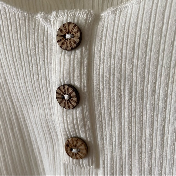 ✨3/$15✨shein button front tank top - Picture 4 of 8